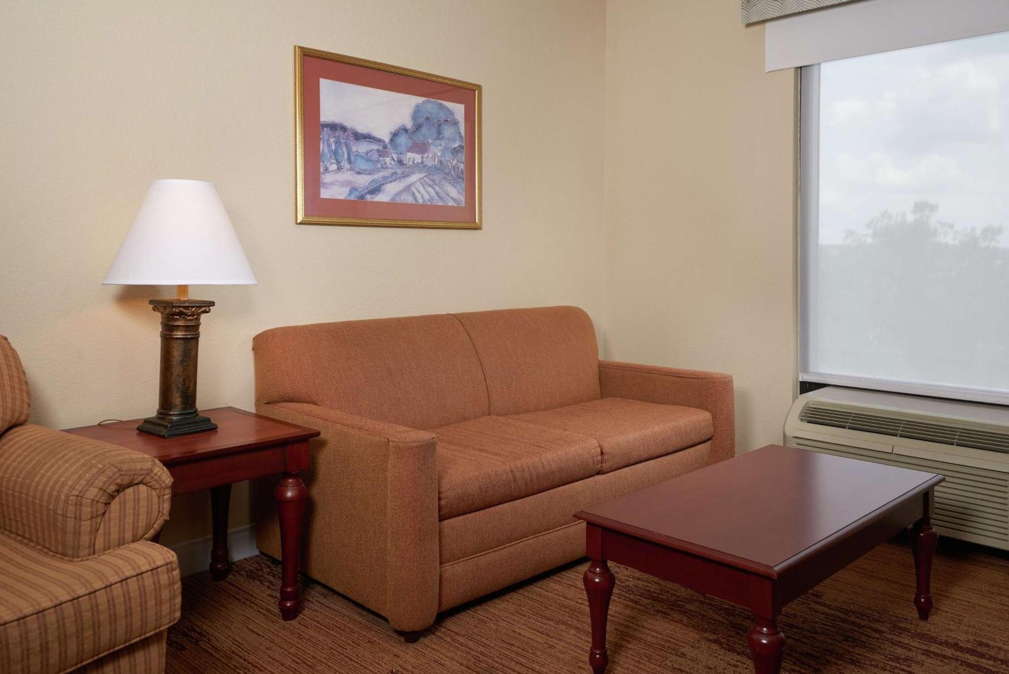 Hampton Hotel 3*